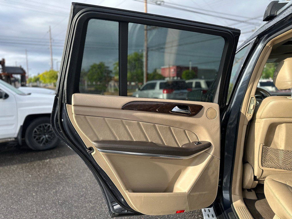 2013 Mercedes-Benz GL-Class Image 18