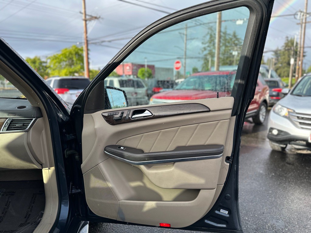 2013 Mercedes-Benz GL-Class Image 23