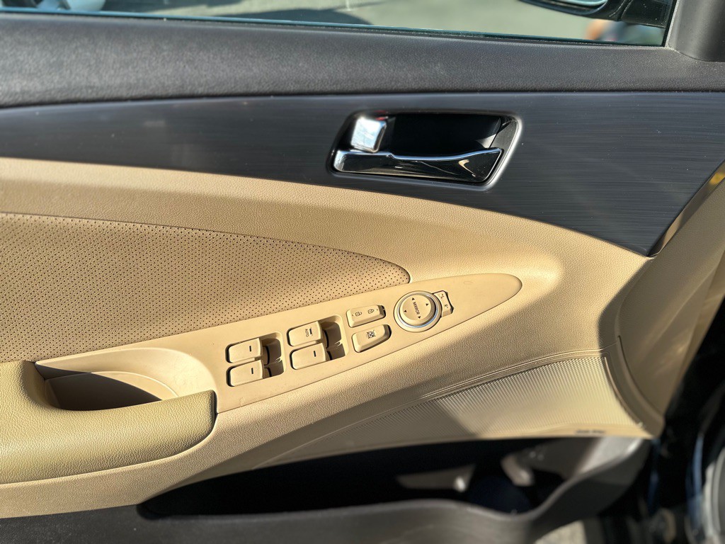 2013 Hyundai Sonata Image 12