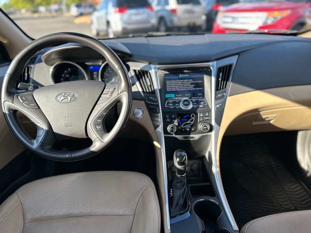 2013 Hyundai Sonata Image 21