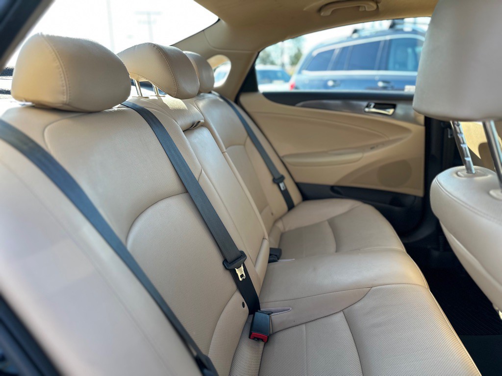 2013 Hyundai Sonata Image 25