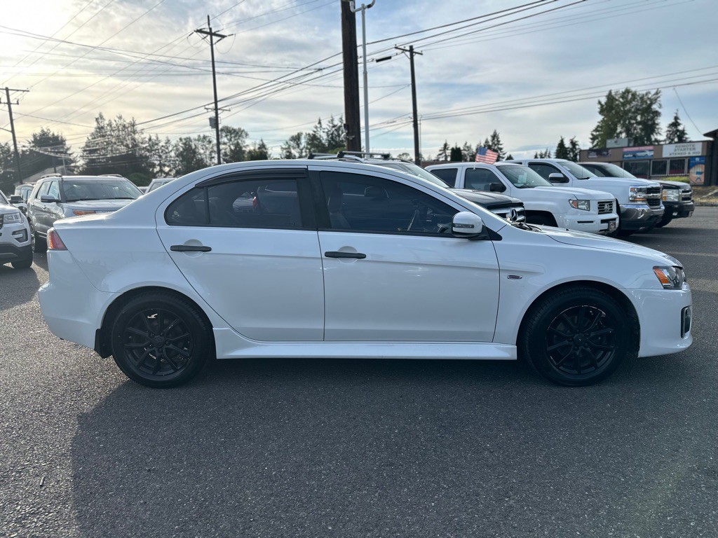 2016 Mitsubishi Lancer Image 4