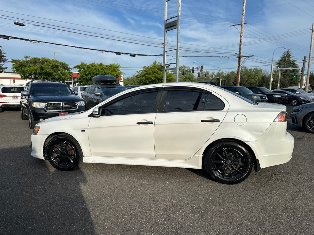 2016 Mitsubishi Lancer Image 9