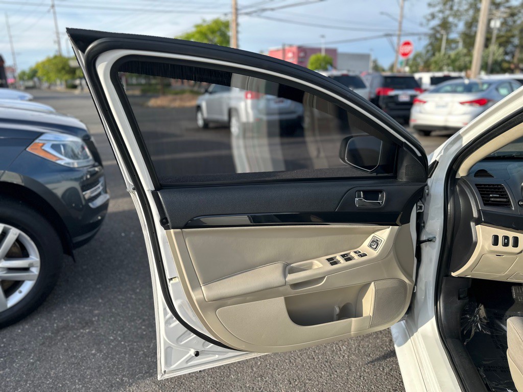2016 Mitsubishi Lancer Image 10