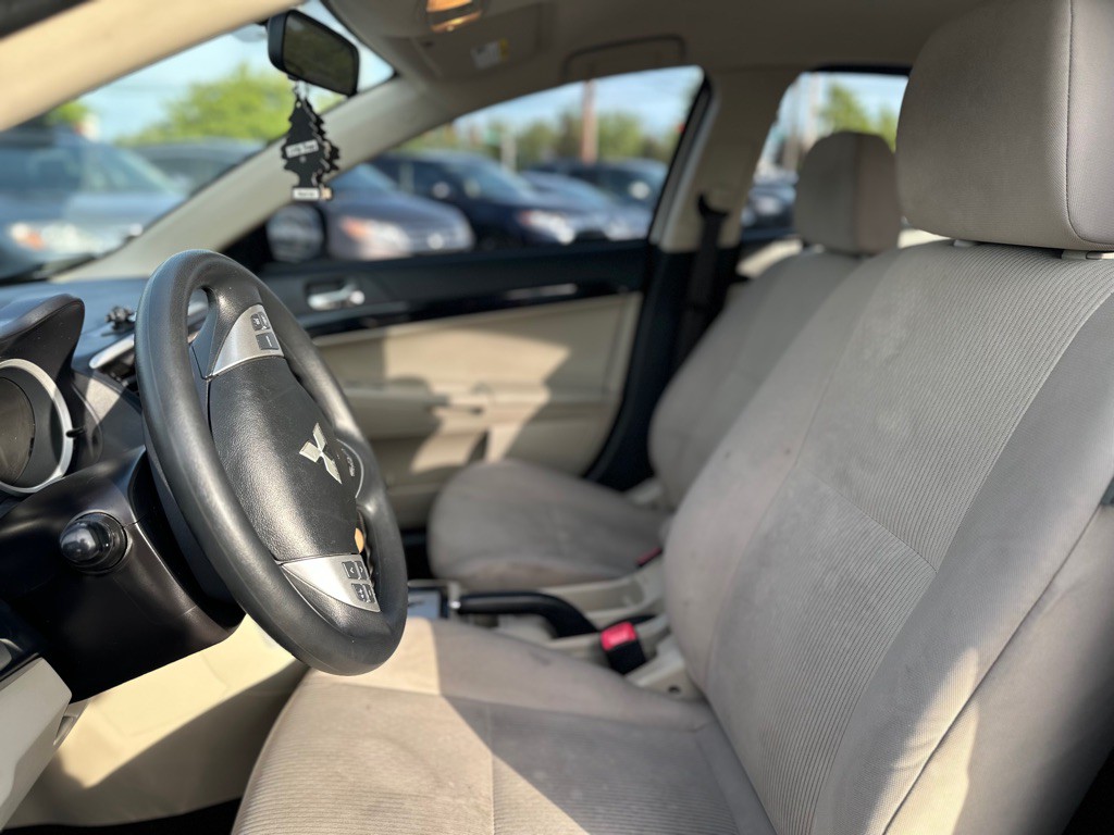 2016 Mitsubishi Lancer Image 12