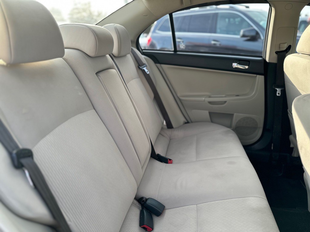 2016 Mitsubishi Lancer Image 21