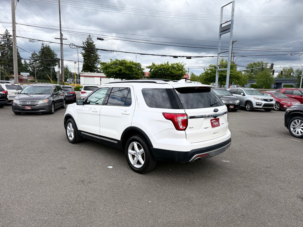 2016 Ford Explorer Image 8