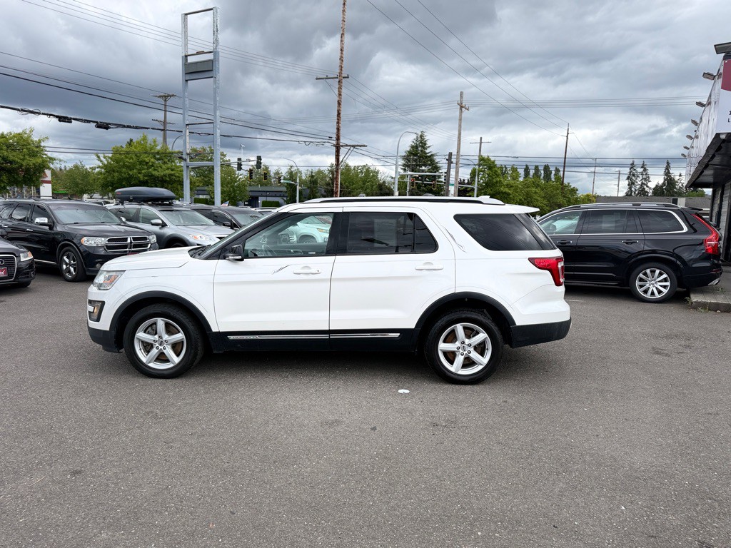 2016 Ford Explorer Image 9