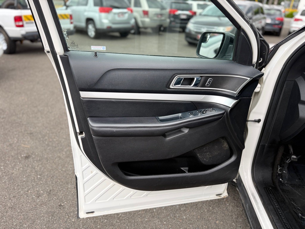 2016 Ford Explorer Image 11