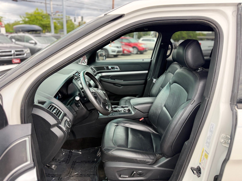 2016 Ford Explorer Image 12