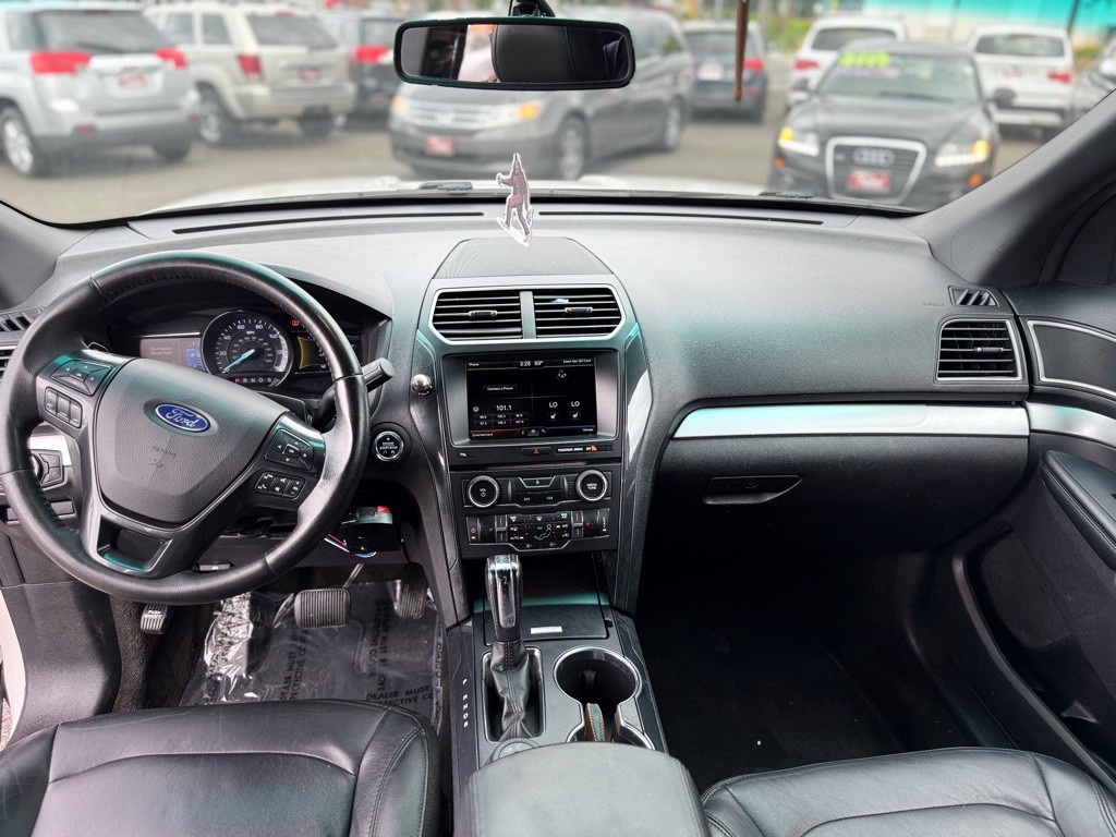 2016 Ford Explorer Image 13