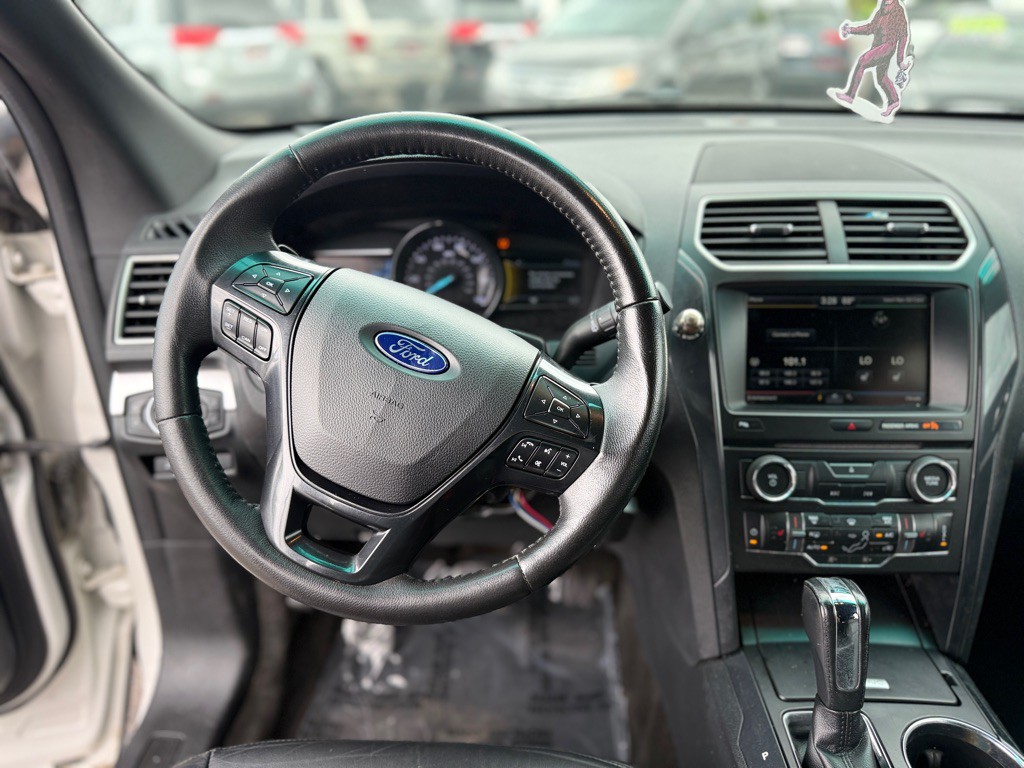 2016 Ford Explorer Image 14