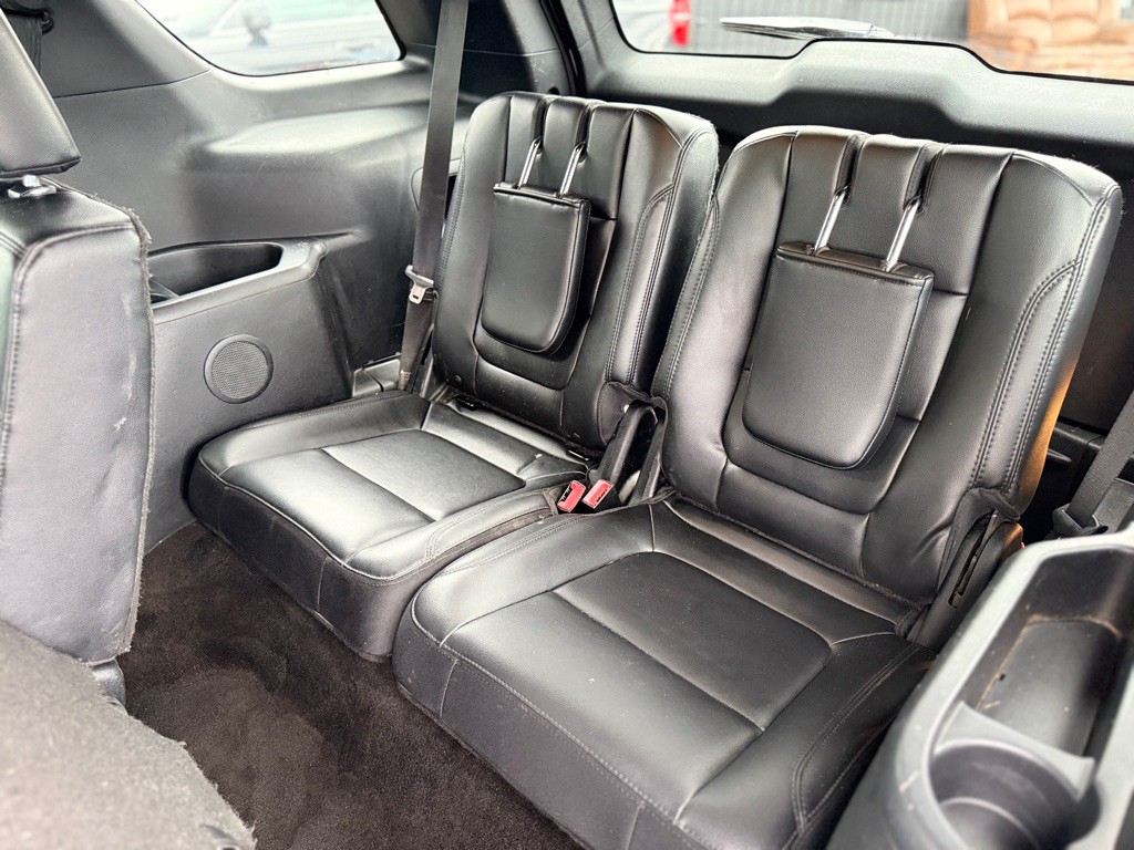 2016 Ford Explorer Image 16