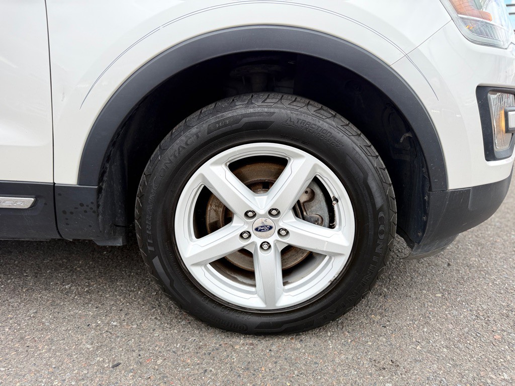 2016 Ford Explorer Image 22