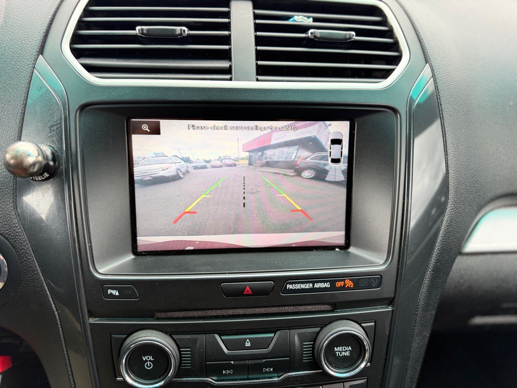 2016 Ford Explorer Image 23