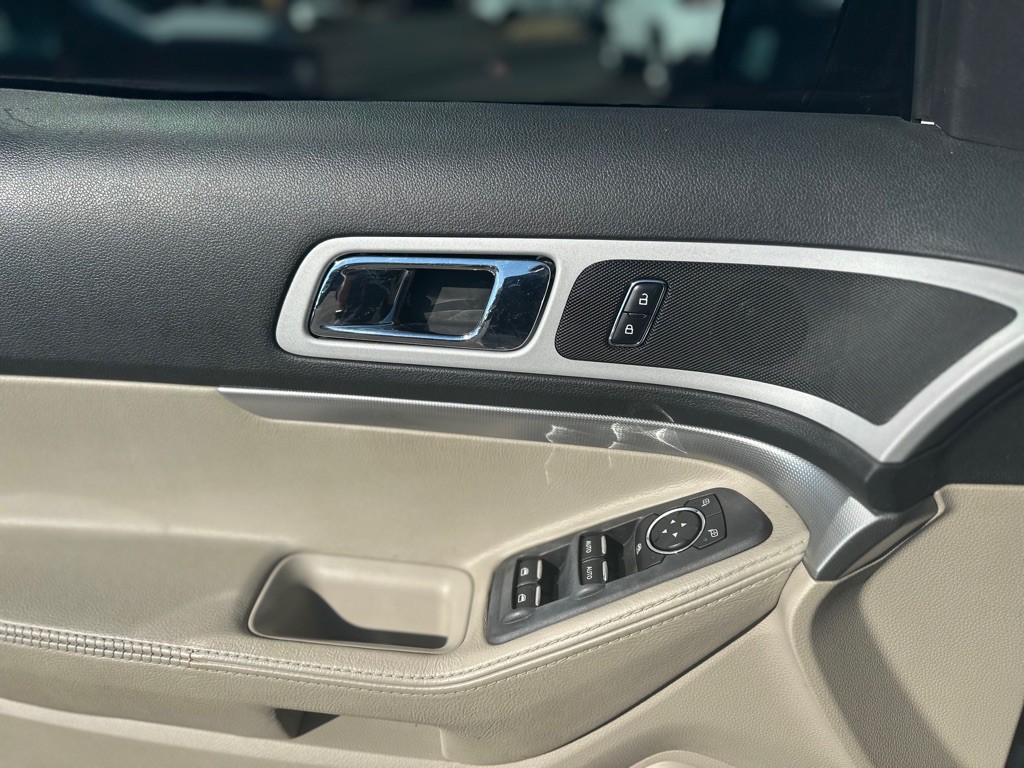2014 Ford Explorer Image 11