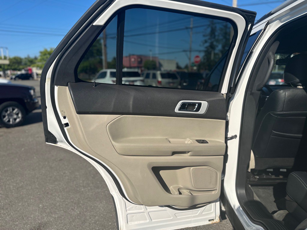 2014 Ford Explorer Image 16