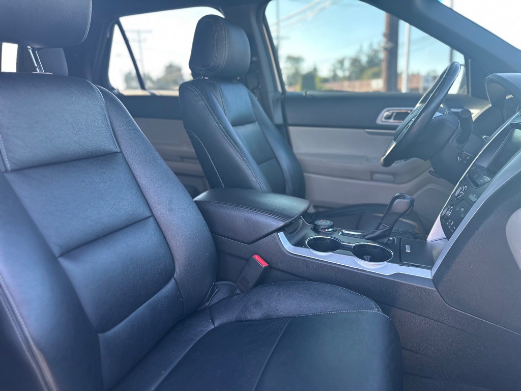2014 Ford Explorer Image 24