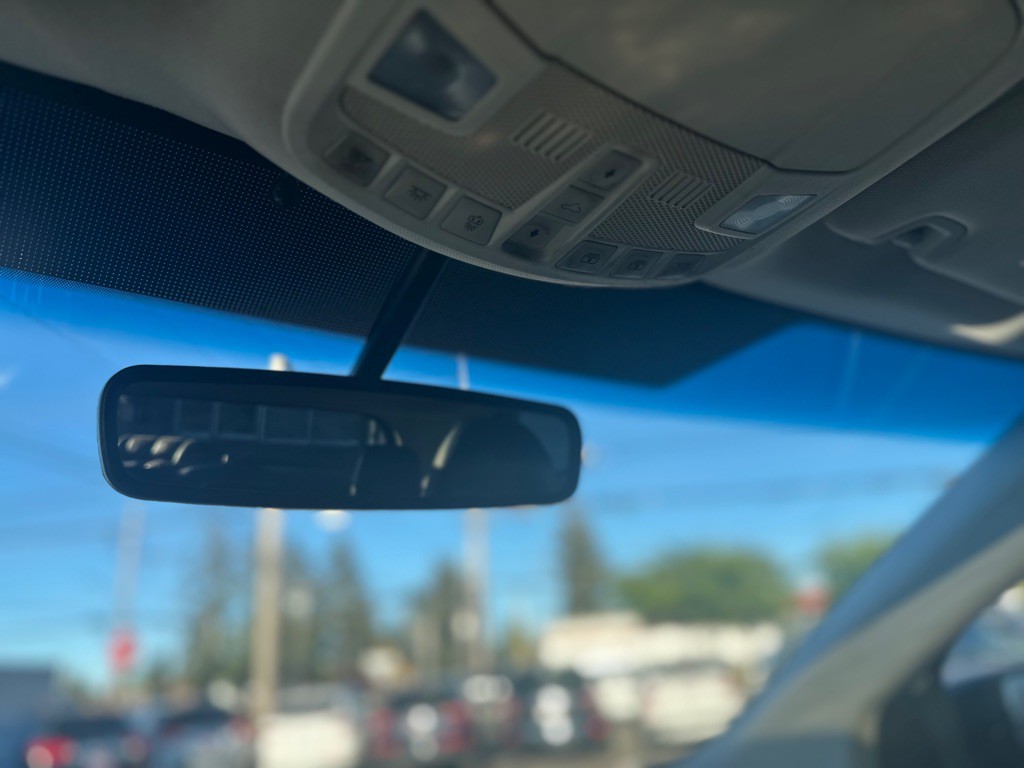 2017 Ford Edge Image 16