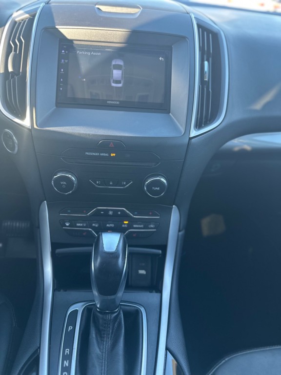 2017 Ford Edge Image 17