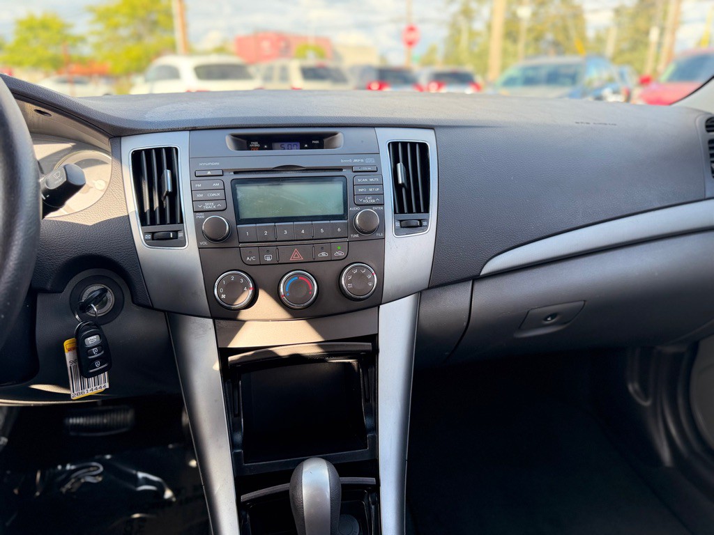 2009 Hyundai Sonata Image 16