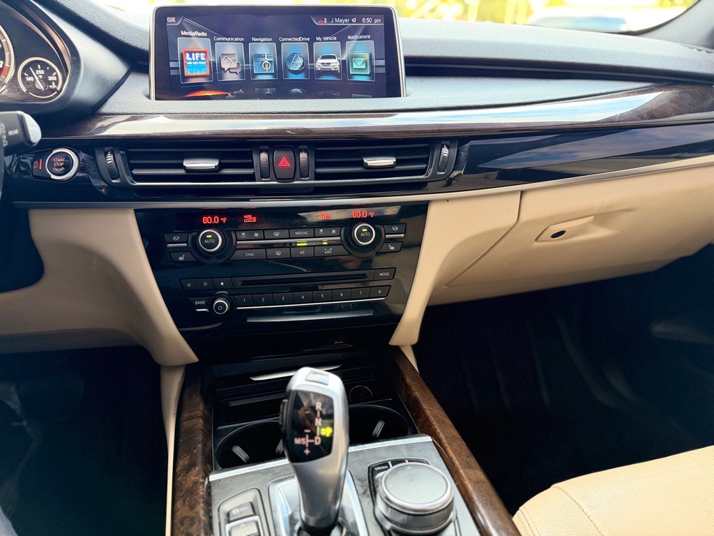 2017 BMW X5 Image 18