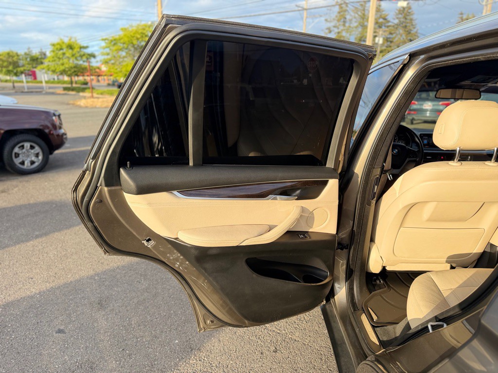 2017 BMW X5 Image 19