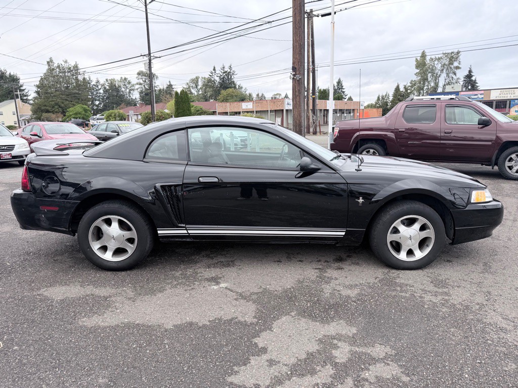 2000 Ford Mustang Image 4