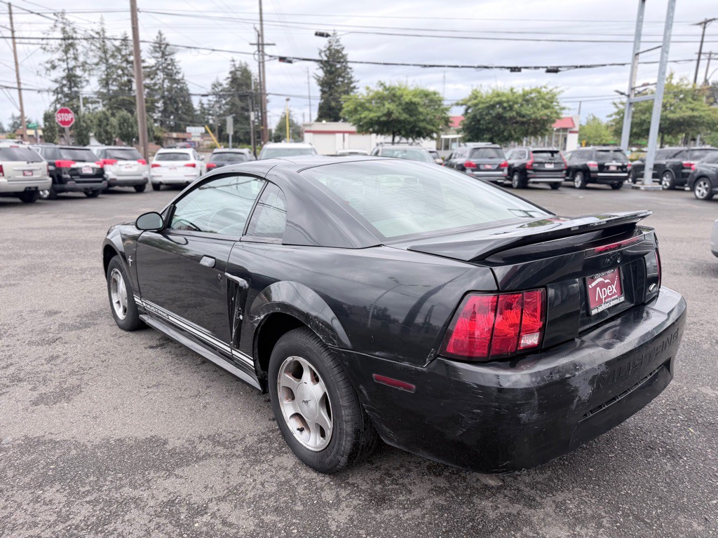 2000 Ford Mustang Image 8