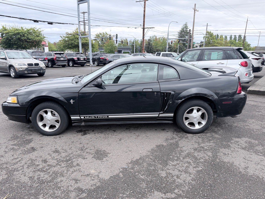 2000 Ford Mustang Image 9