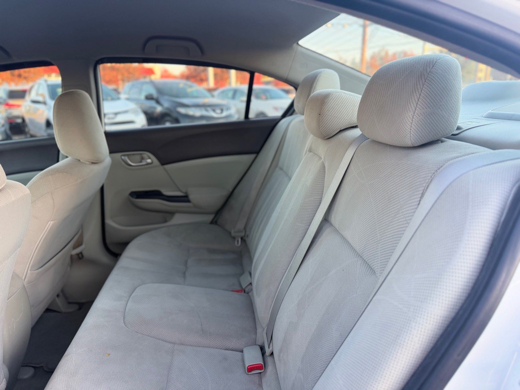 2012 Honda Civic Image 17