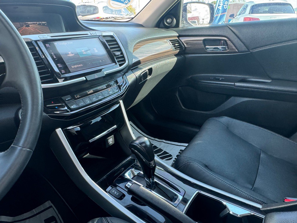 2016 Honda Accord Image 10