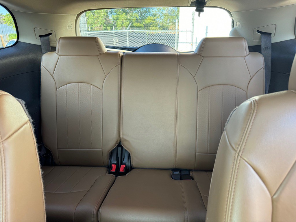 2015 Buick Enclave Image 11