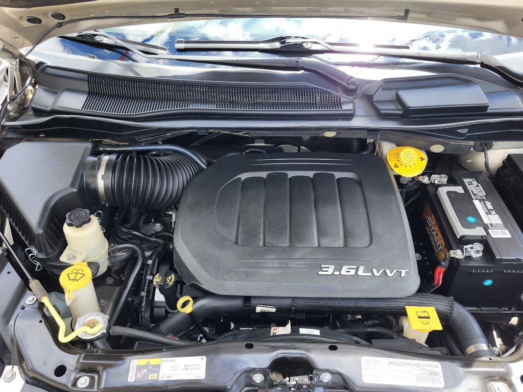 2016 Chrysler Town & Country Image 27