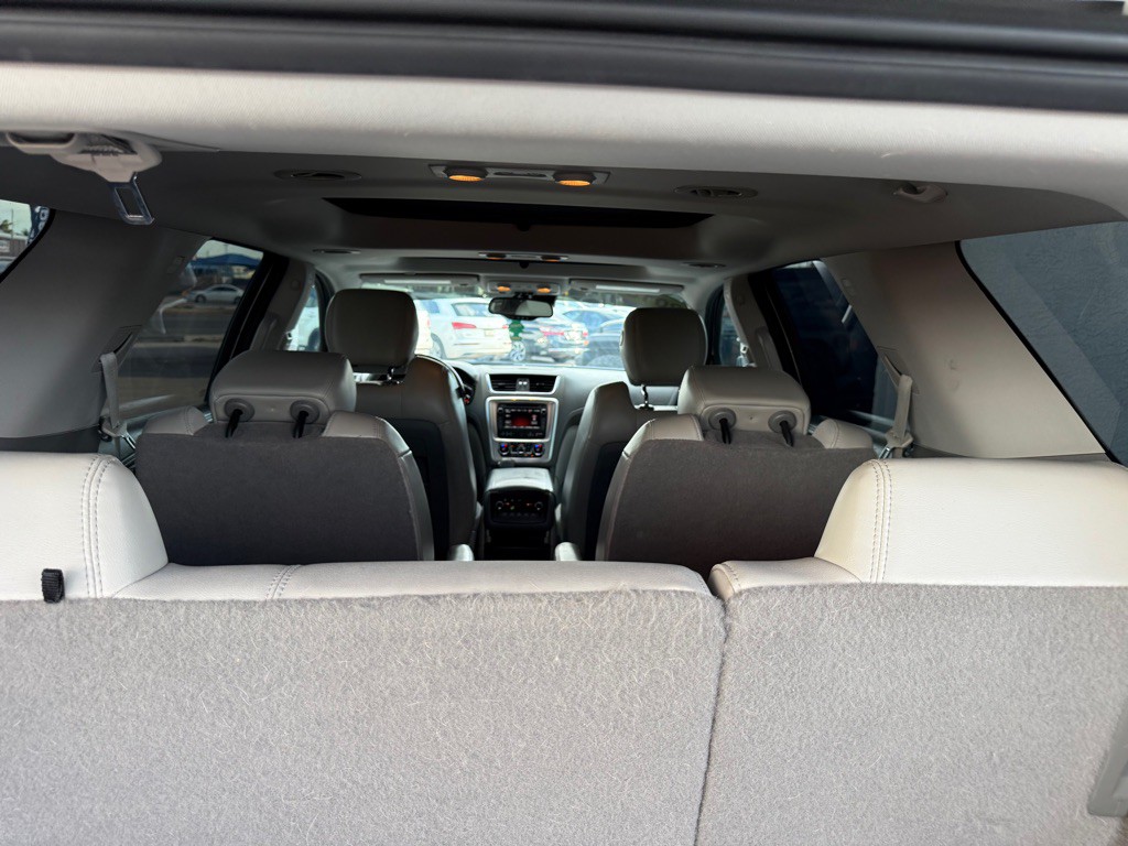 2015 GMC Acadia Image 9