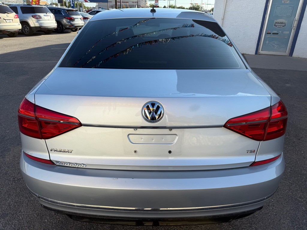 2016 Volkswagen Passat Image 5