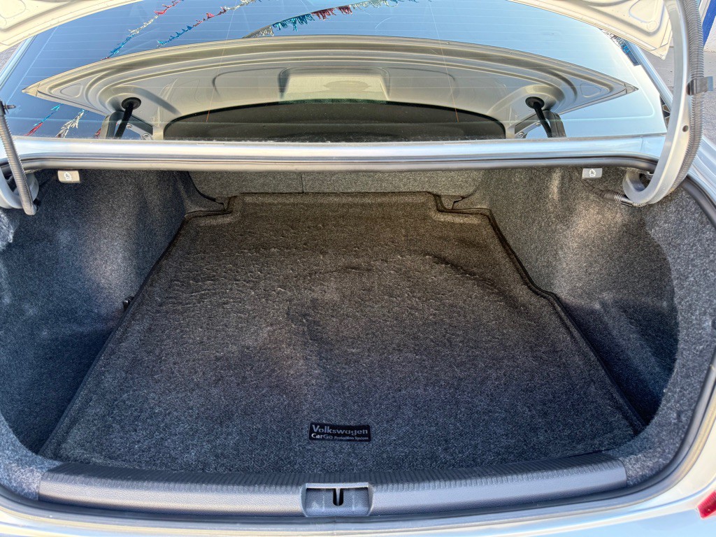2016 Volkswagen Passat Image 9