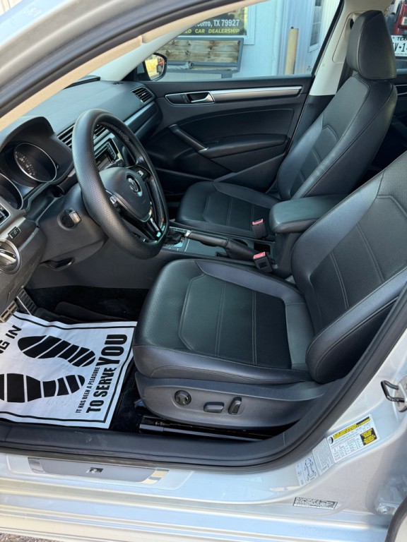 2016 Volkswagen Passat Image 13