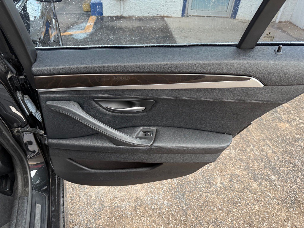 2014 BMW 5 Series Image 10
