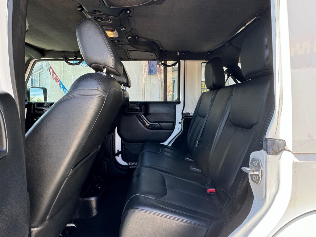 2015 Jeep Wrangler Unlimited Image 16