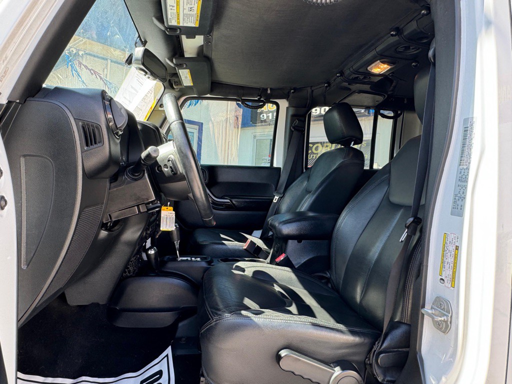 2015 Jeep Wrangler Unlimited Image 17