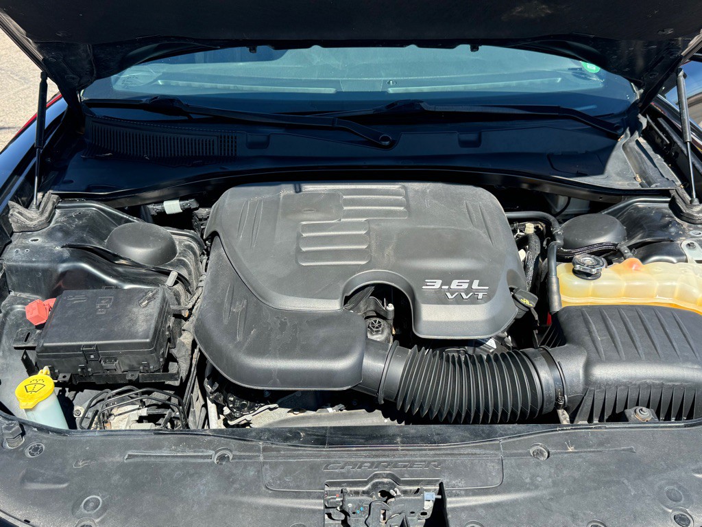 2016 Dodge Charger Image 19