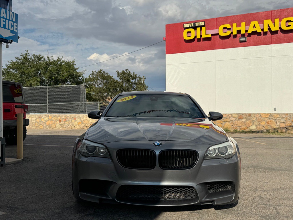2013 BMW M5 Image 2