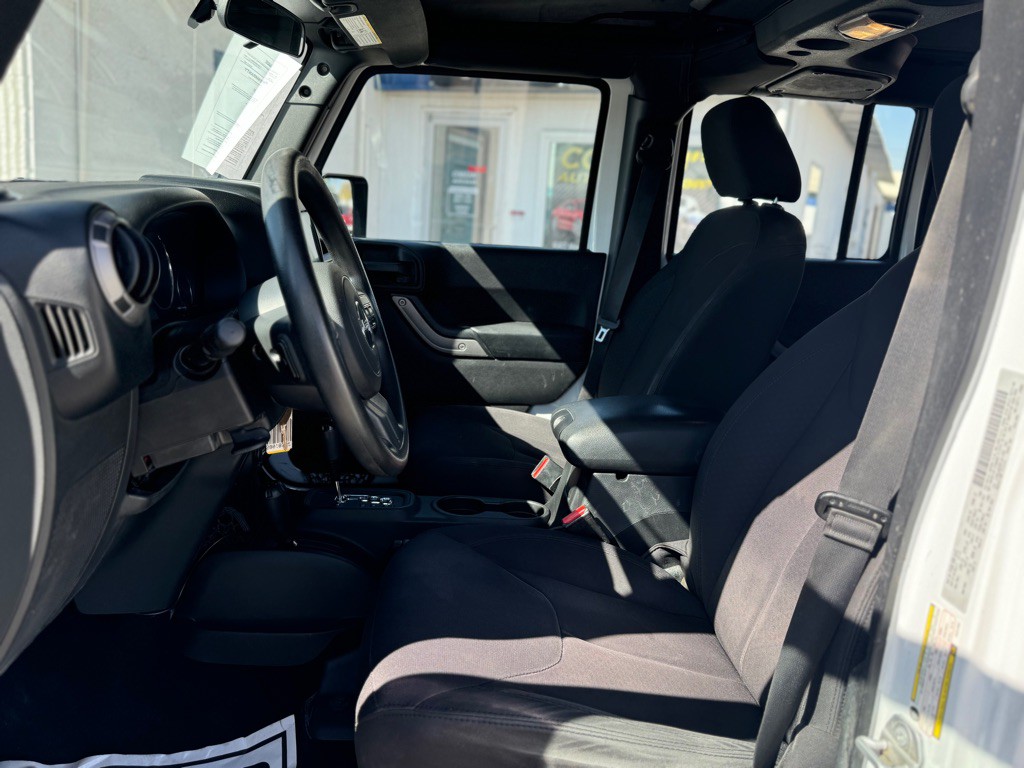 2015 Jeep Wrangler Unlimited Image 9