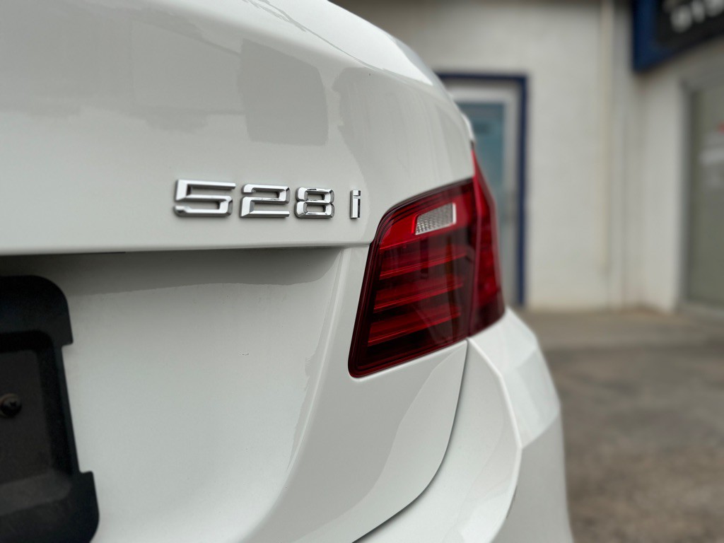 2016 BMW 5 Series Image 8