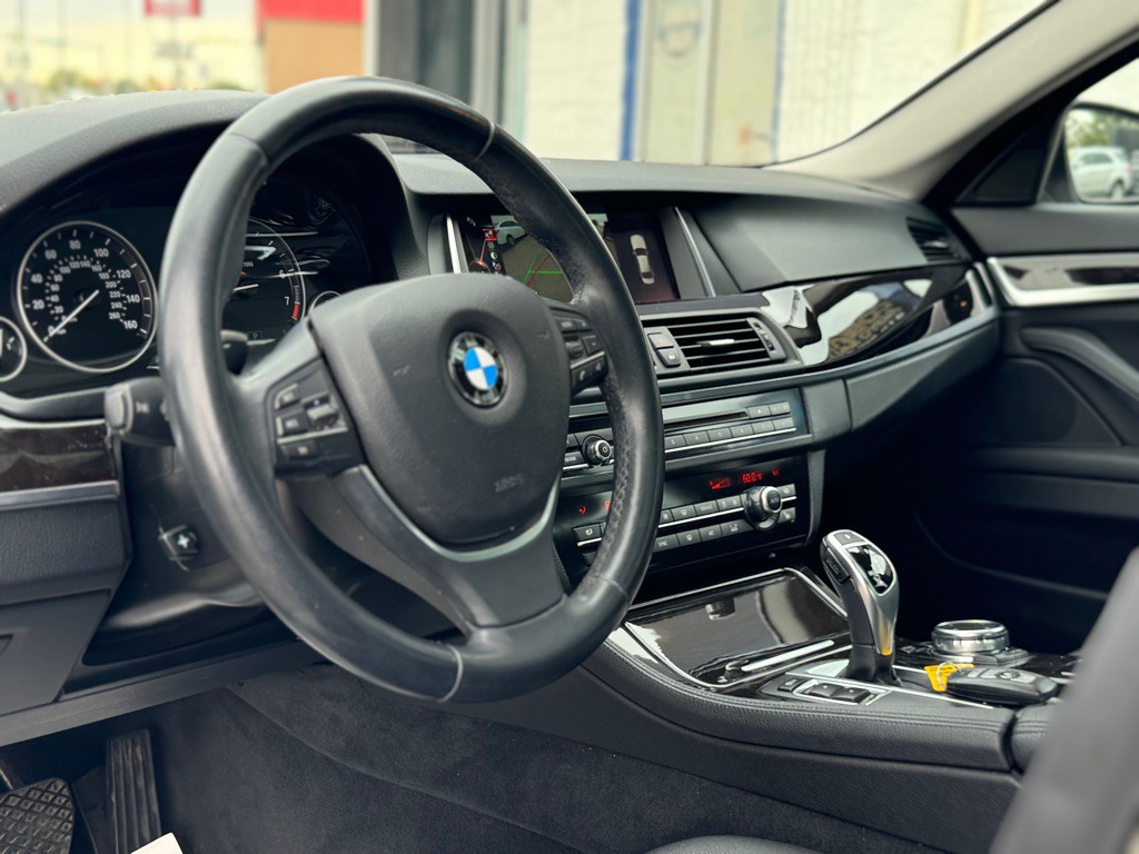 2016 BMW 5 Series Image 18