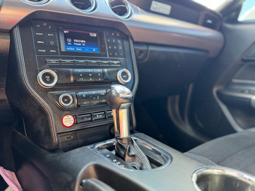 2015 Ford Mustang Image 16