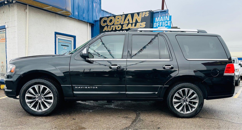 2017 Lincoln Navigator Image 4