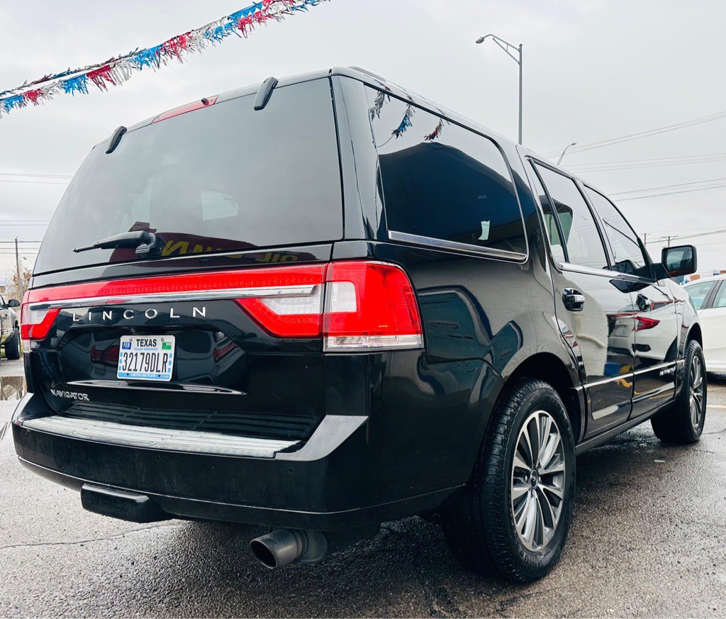 2017 Lincoln Navigator Image 5