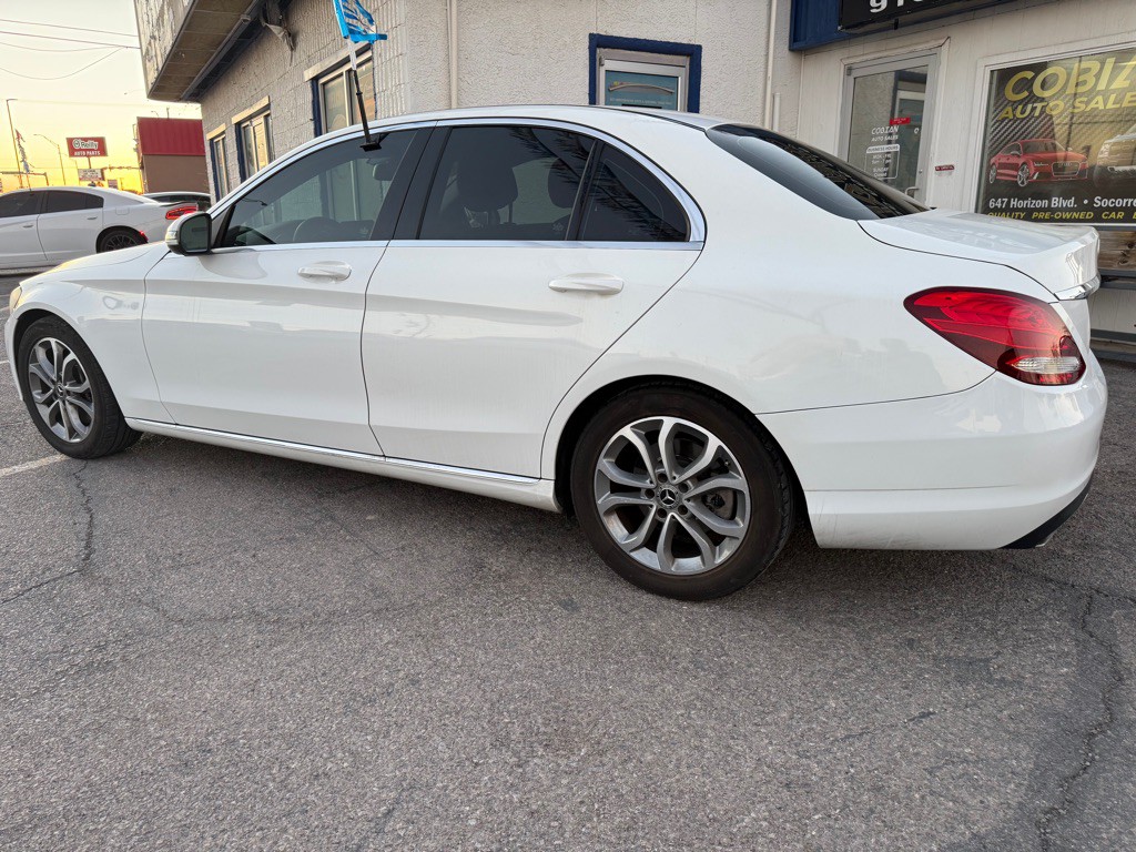 2017 Mercedes-Benz C-Class Image 3